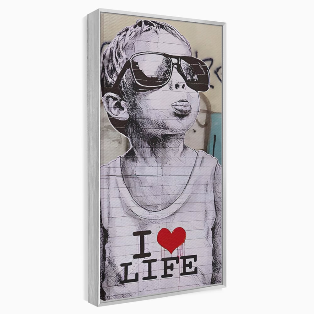 Tablou canvas cu tablou portret copil cu ochelari si inima, in rama de aluminiu argintiu